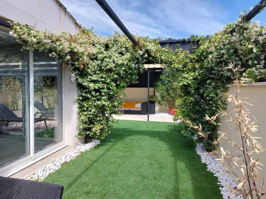 Maison Entiere Redessan Exterior foto
